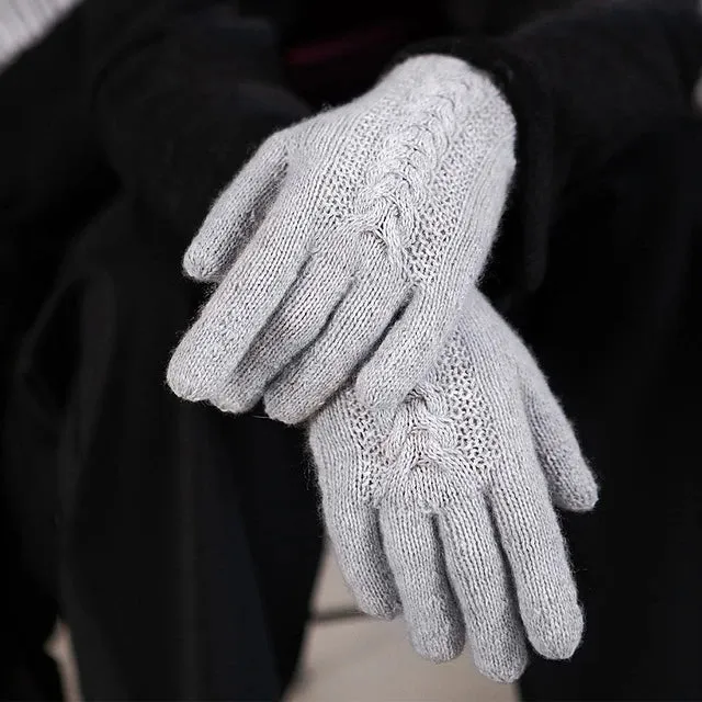 Gloves Lan by Pascuali Designs