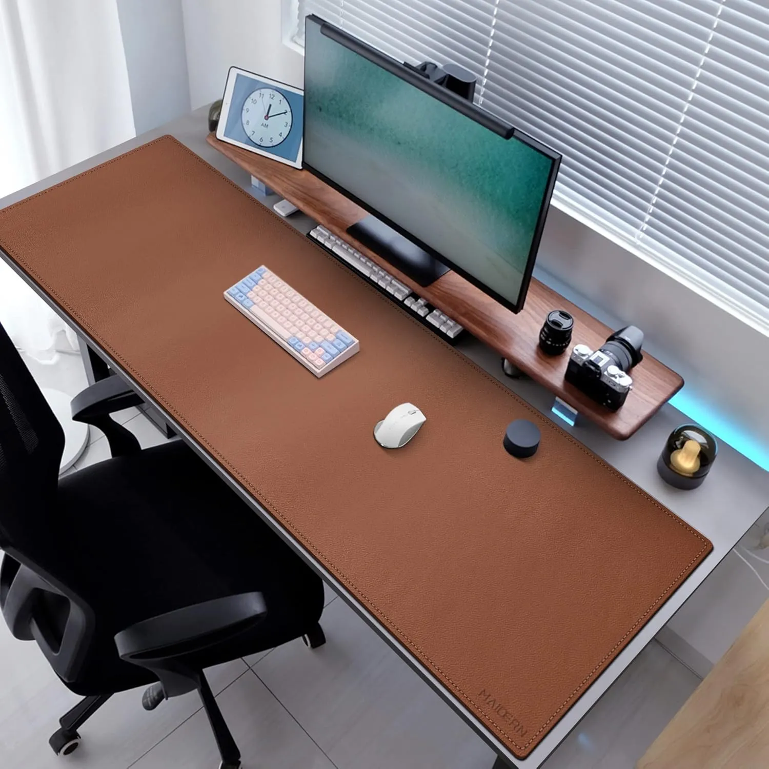 MAIDERN Cork & Leather Large XXL Desk Mat, Dual Sided - Full Desk Mouse Pad, Desk Pad Protector for Gaming Home Office (Brown)