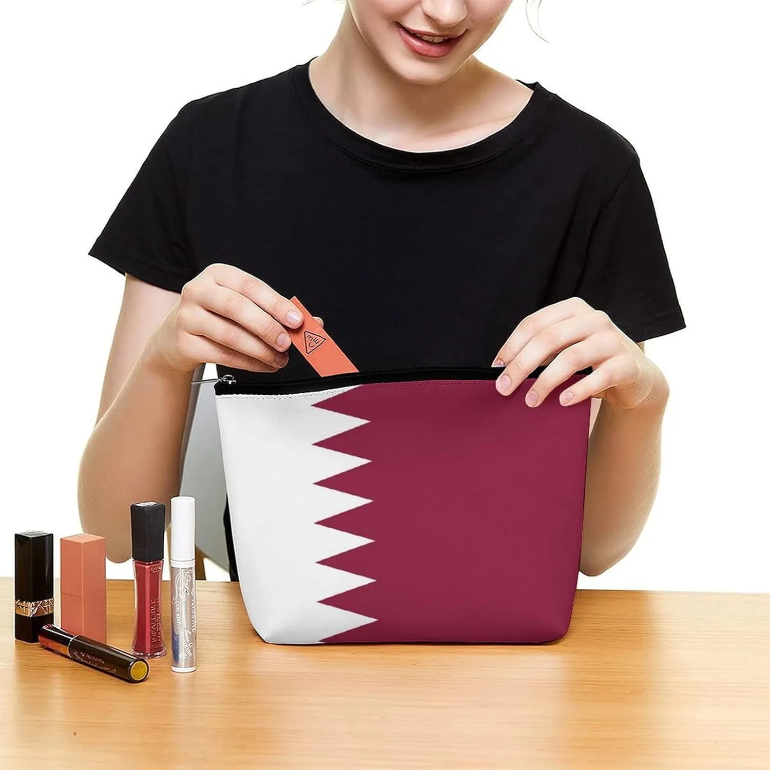 Qatar Flag Cosmetic Bag Makeup Organizer Travel-Friendly Pouch for Girls Women