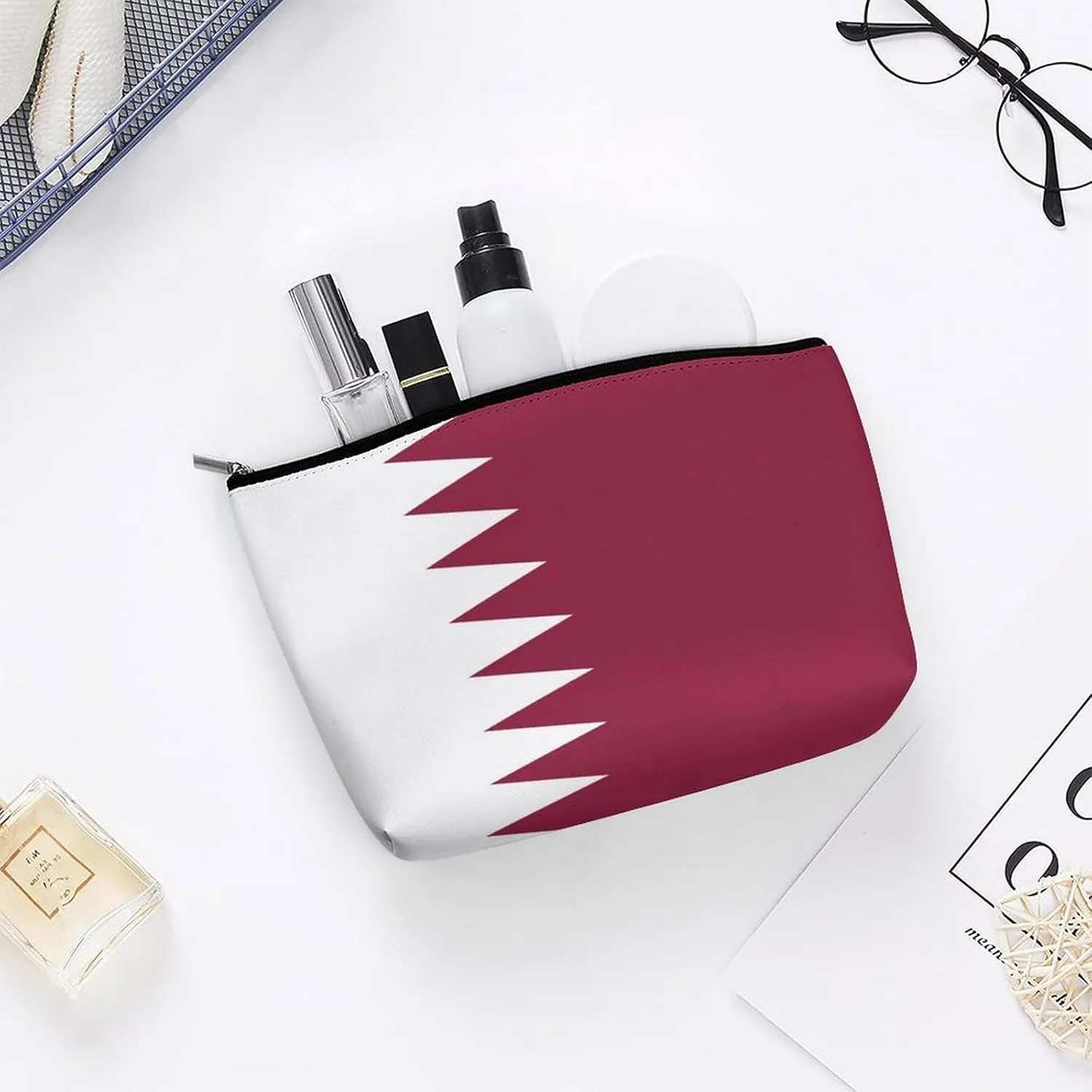 Qatar Flag Cosmetic Bag Makeup Organizer Travel-Friendly Pouch for Girls Women