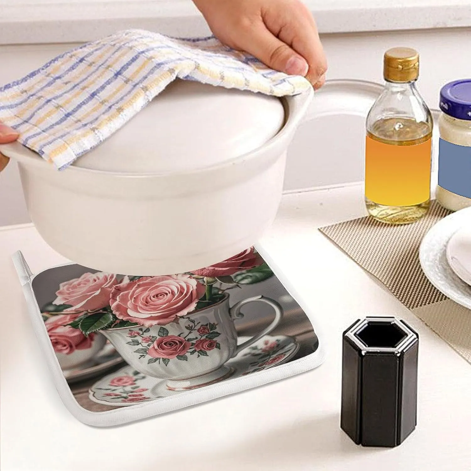 Tea Cups with Roses Romantic Shabby Oven Mitts and Pot Holders 2 Set, Heat Resistant Kitchen Glove with Quilted Liner, Non-Slip Oven Gloves for Baking Cooking