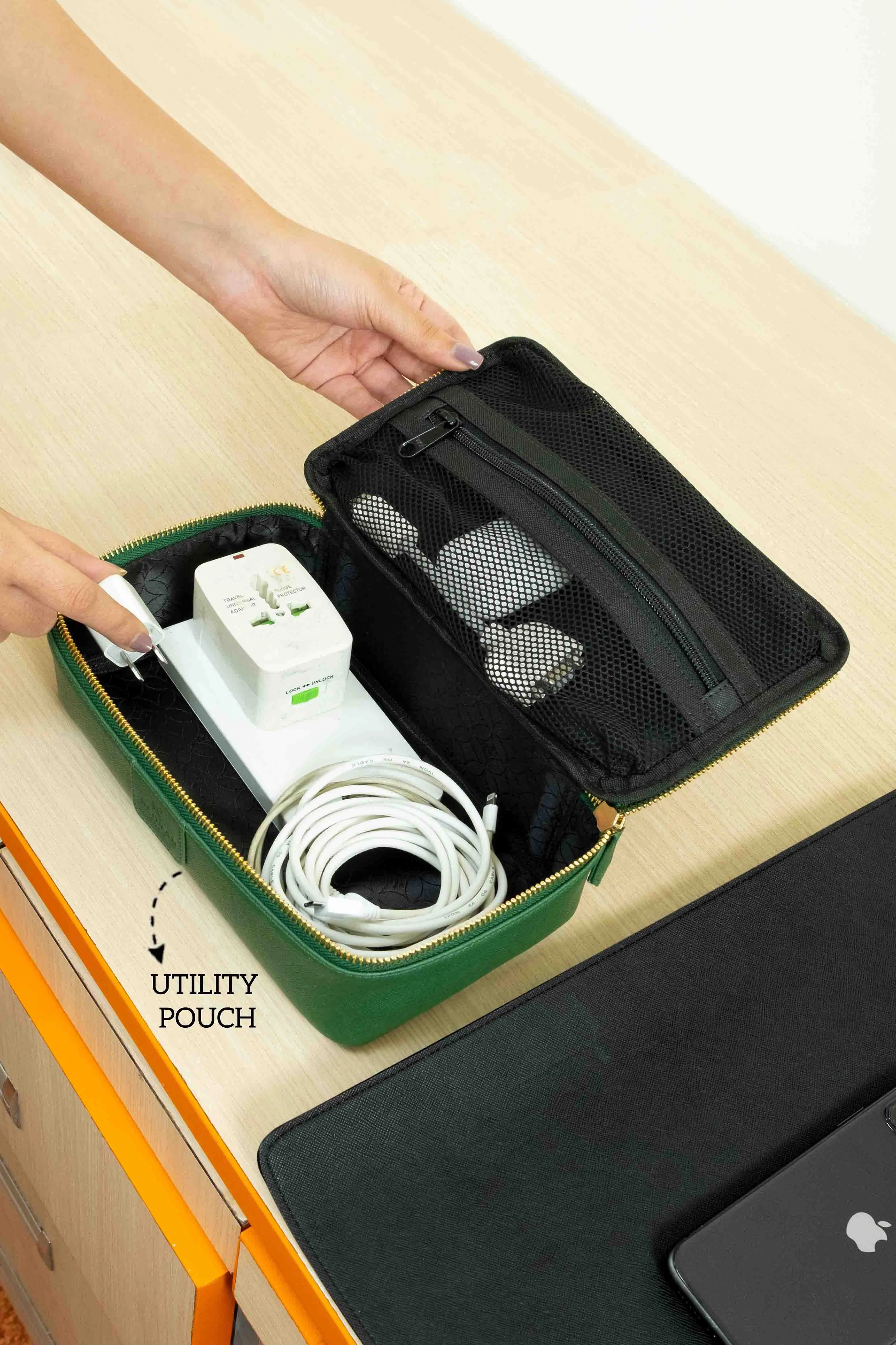 TRAVEL ORGANISER POUCH